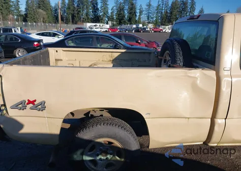 2000 Chevrolet Silverado 1500 z USA, uszkodzony, nr VIN 1GCEK19T7YZ340384